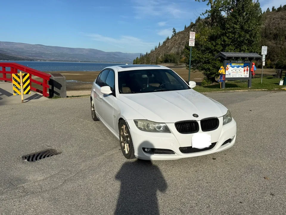 BMW 328I 2009 photo 2