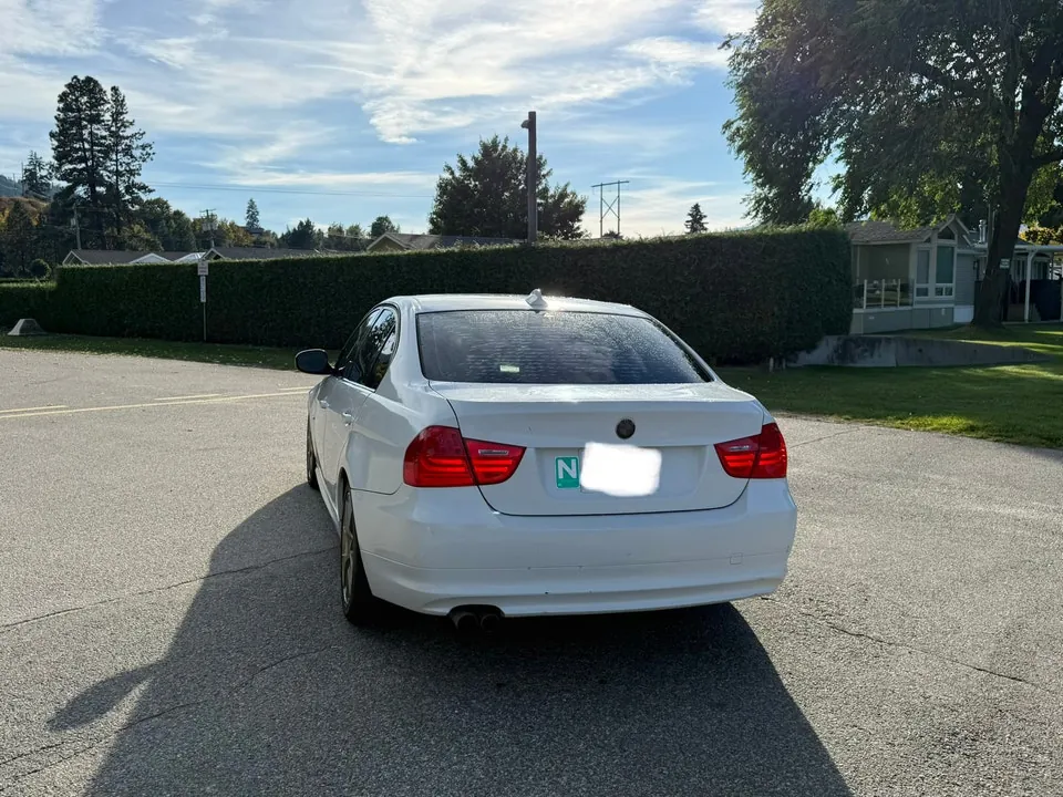 BMW 328I 2009 photo 3