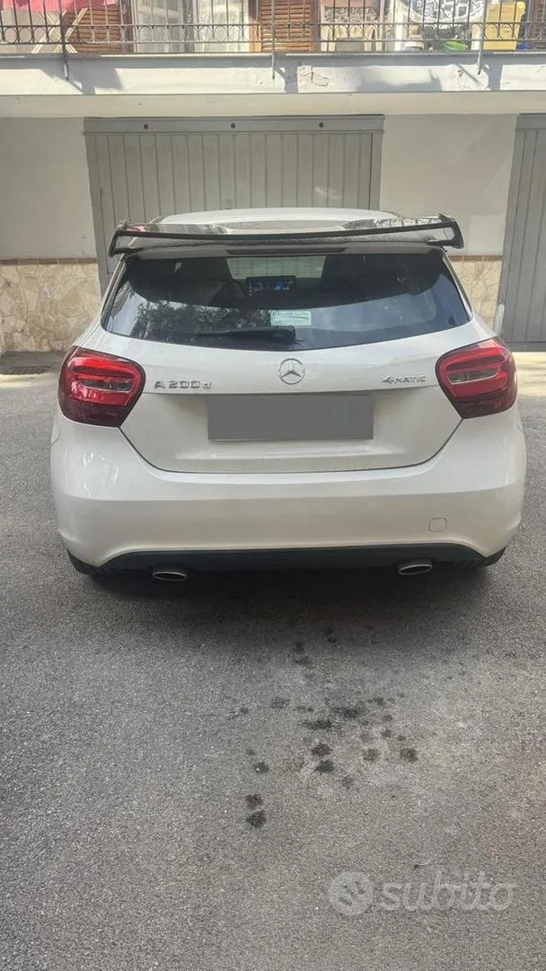 Mercedes-Benz A 2016 photo 2