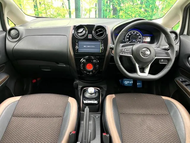 Nissan Note 2017 photo 2