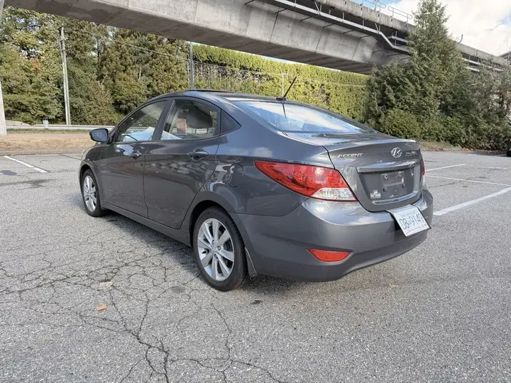 Hyundai Accent 2012 photo 5