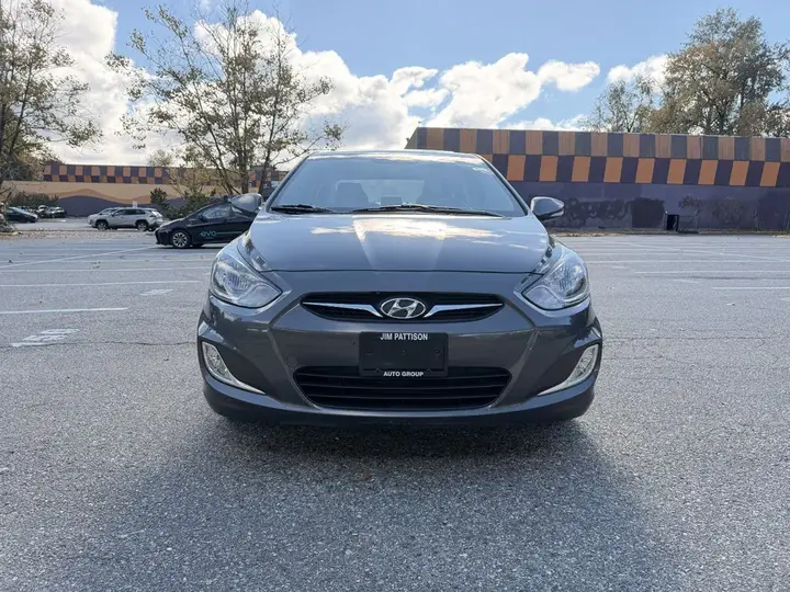 Hyundai Accent 2012 photo 2