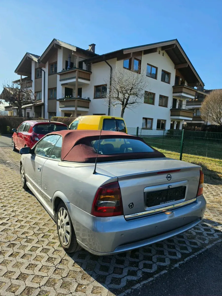 Opel Astra 2004 photo 2