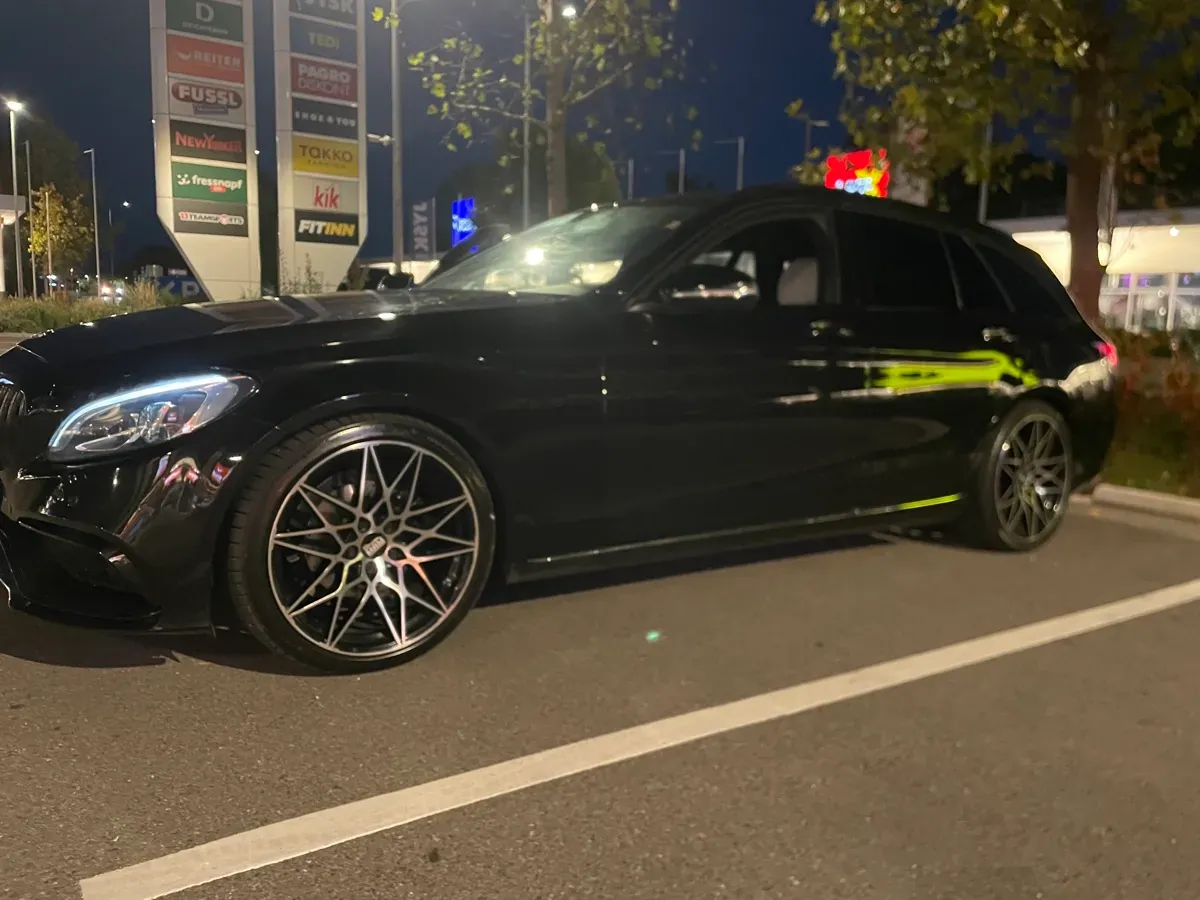 Mercedes-Benz C-Class 2016 photo 3