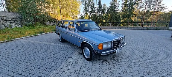 Mercedes-Benz 200 T 1985 photo 2