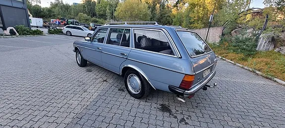 Mercedes-Benz 200 T 1985 photo 4