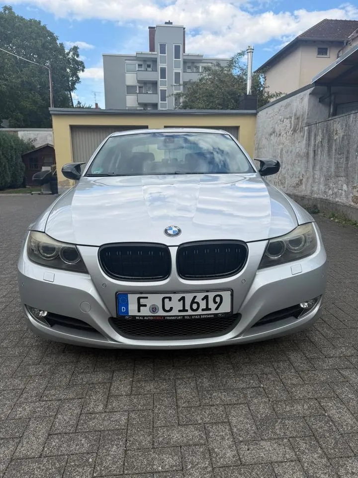 BMW 318I E90