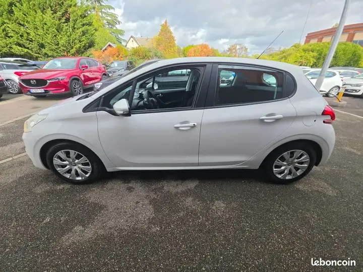 Peugeot 208 2016 photo 4