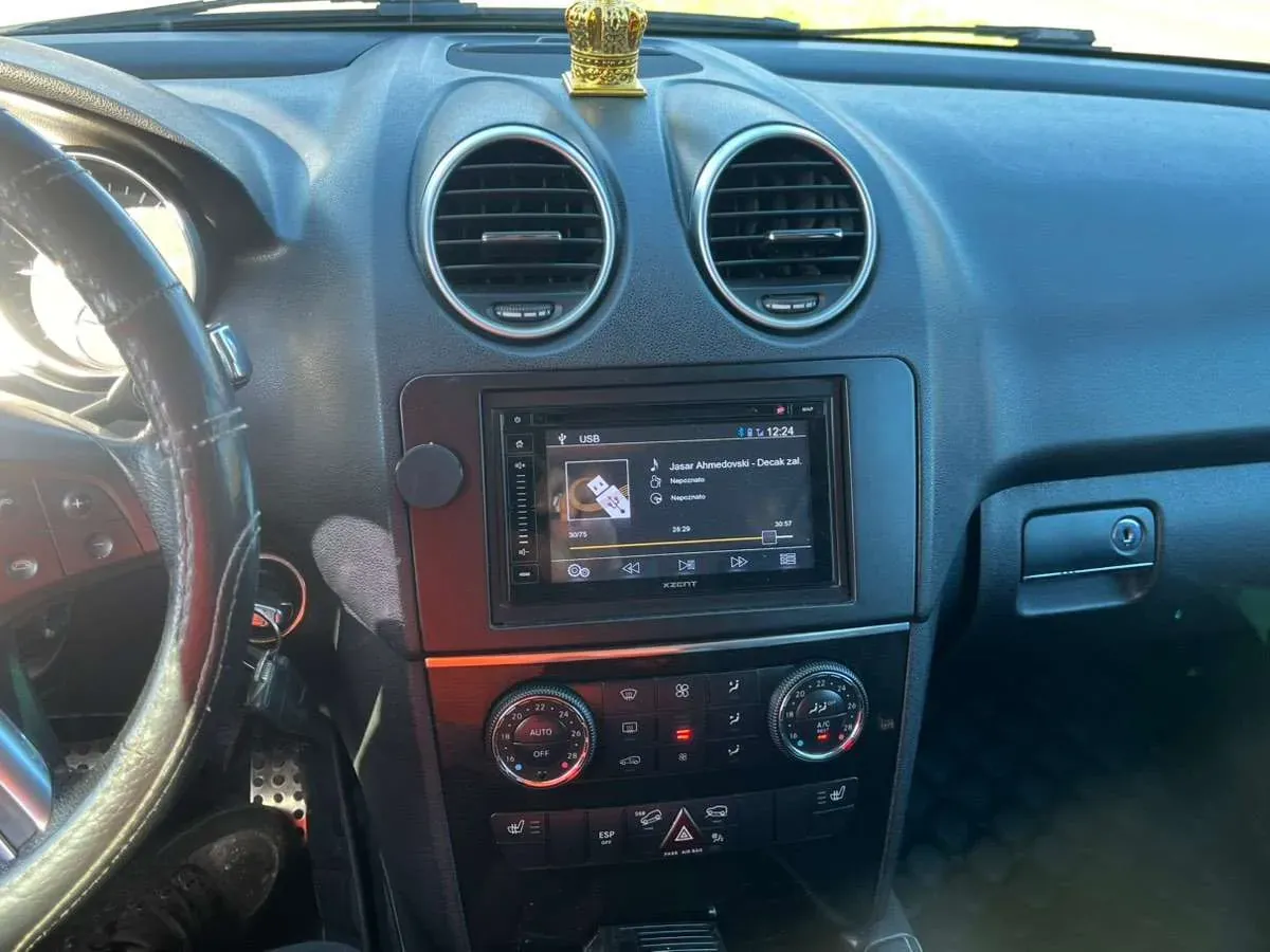 Mercedes-Benz M-Class 2006 photo 3