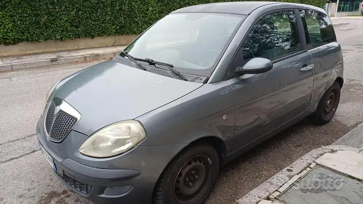 Lancia Ypsilon