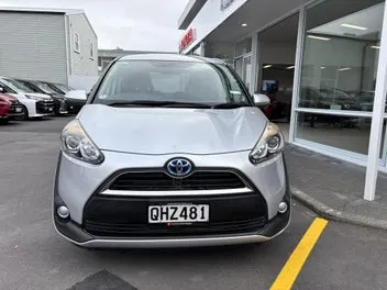 Toyota Sienta 2015 photo 5
