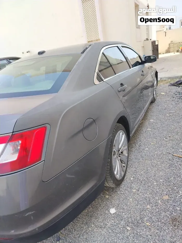 Ford Taurus 2011 photo 3