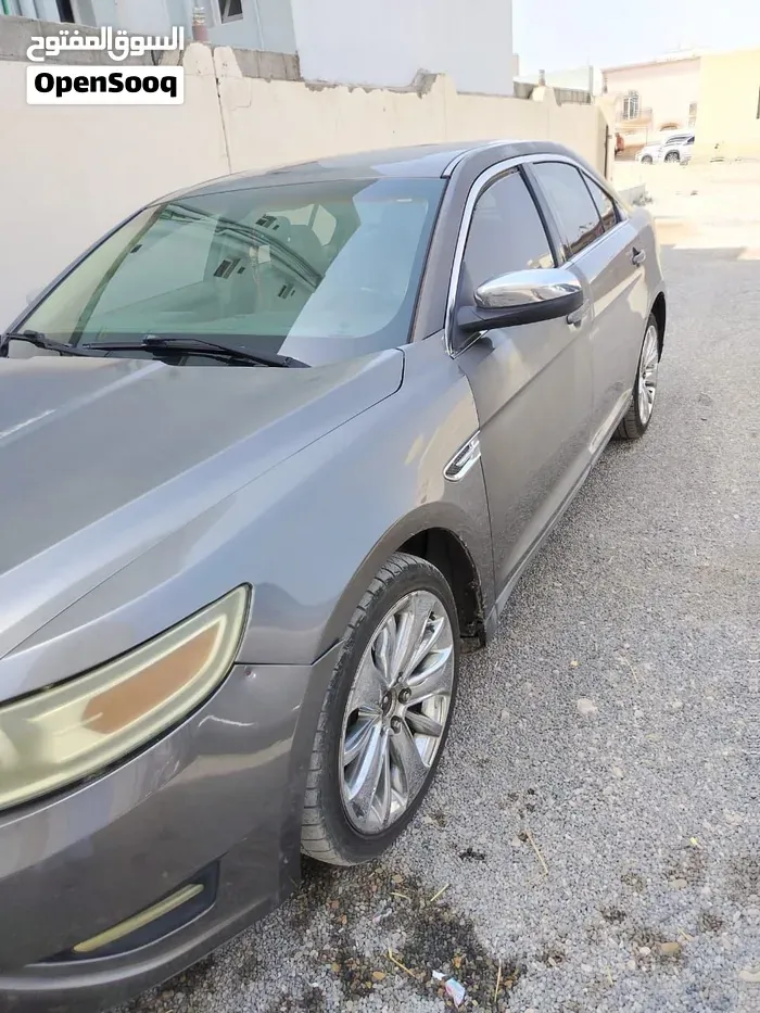 Ford Taurus 2011 photo 4