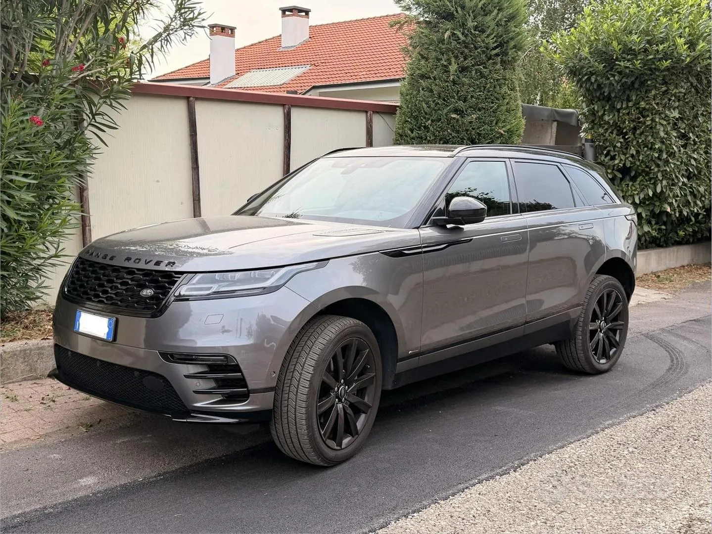 Land Rover Range Rover Velar 2017 photo 2