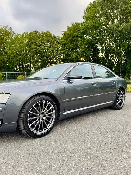 Audi A8 2008 photo 3