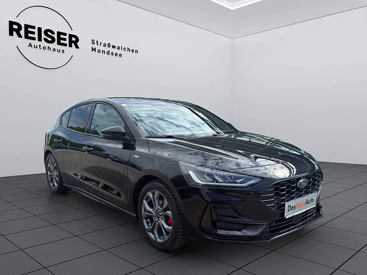 Ford Focus 2023 photo 2