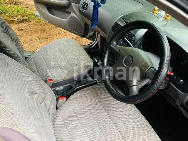 Nissan Sunny 2000 photo 2