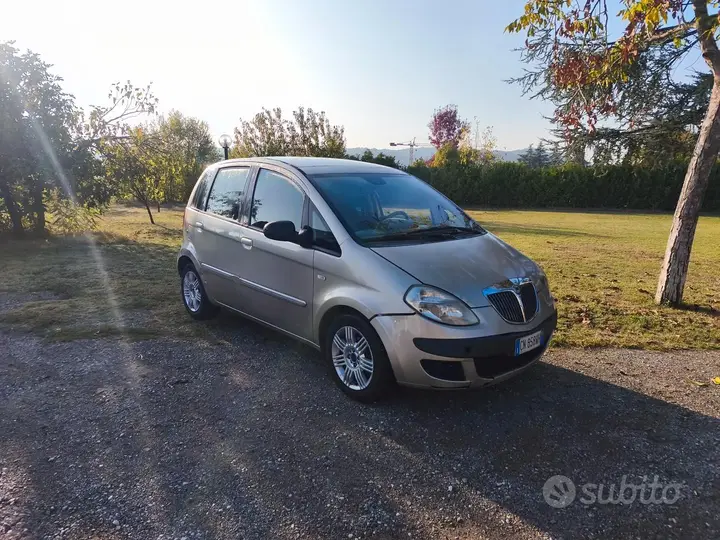 Lancia Musa 2004 photo 2