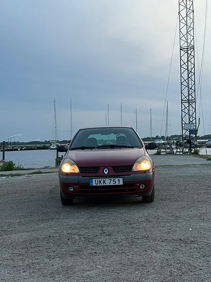 Renault Clio 2003 photo 2