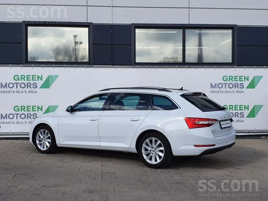 Skoda Superb 2021 photo 4