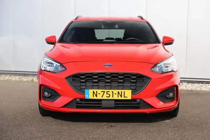 Ford Focus 2021 photo 2
