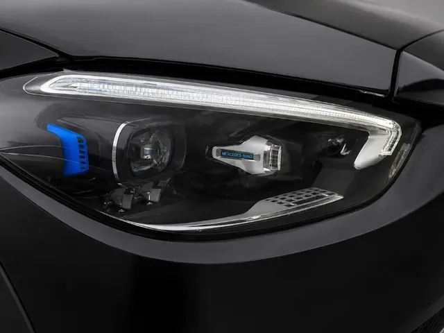 Mercedes-Benz C-Class 2022 photo 3