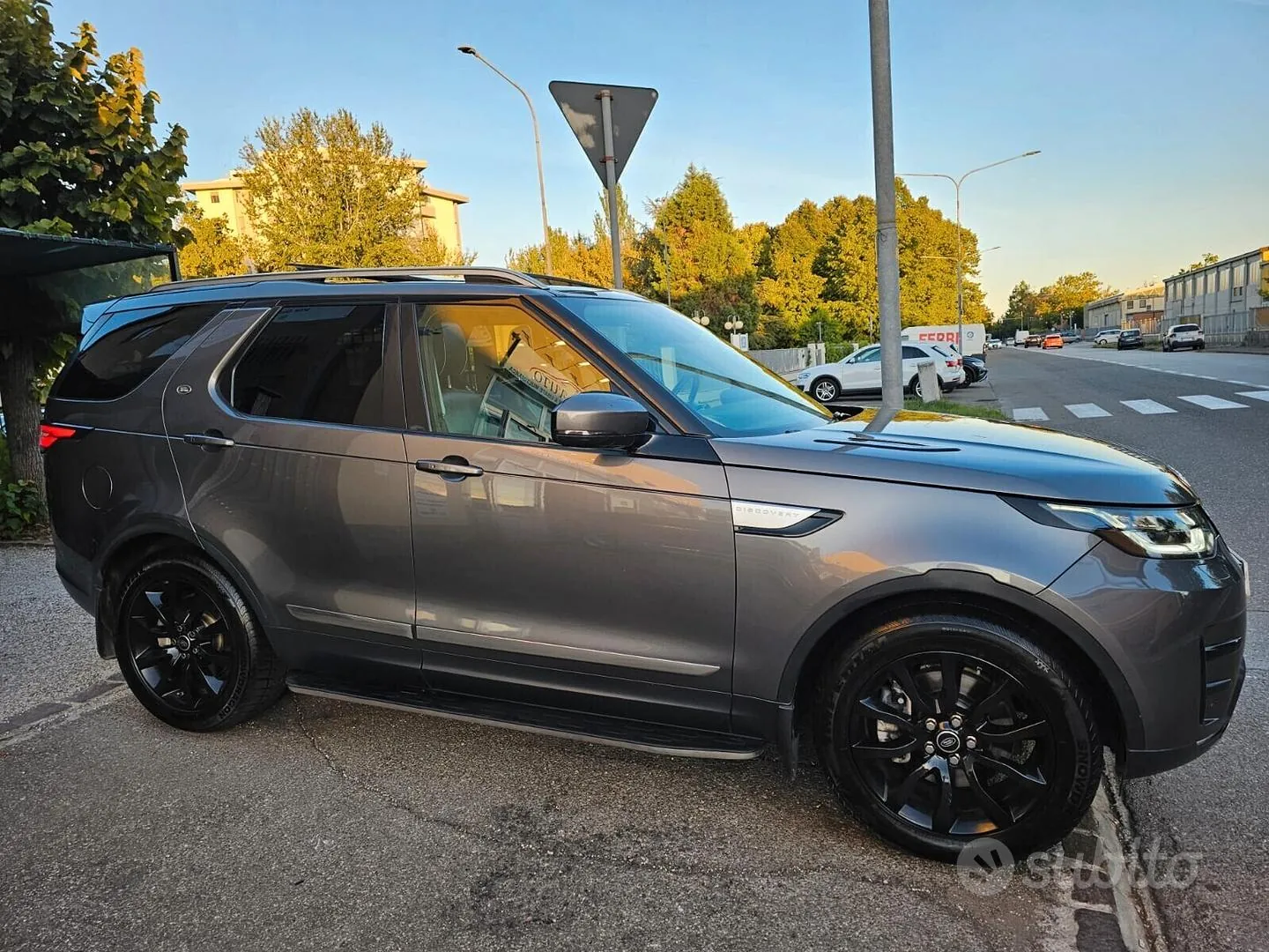 Land Rover Discovery 2017 photo 5