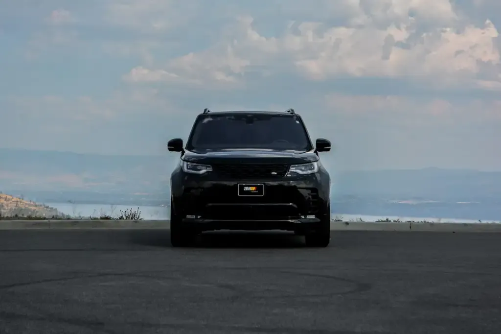 Land Rover Discovery 2022 photo 3