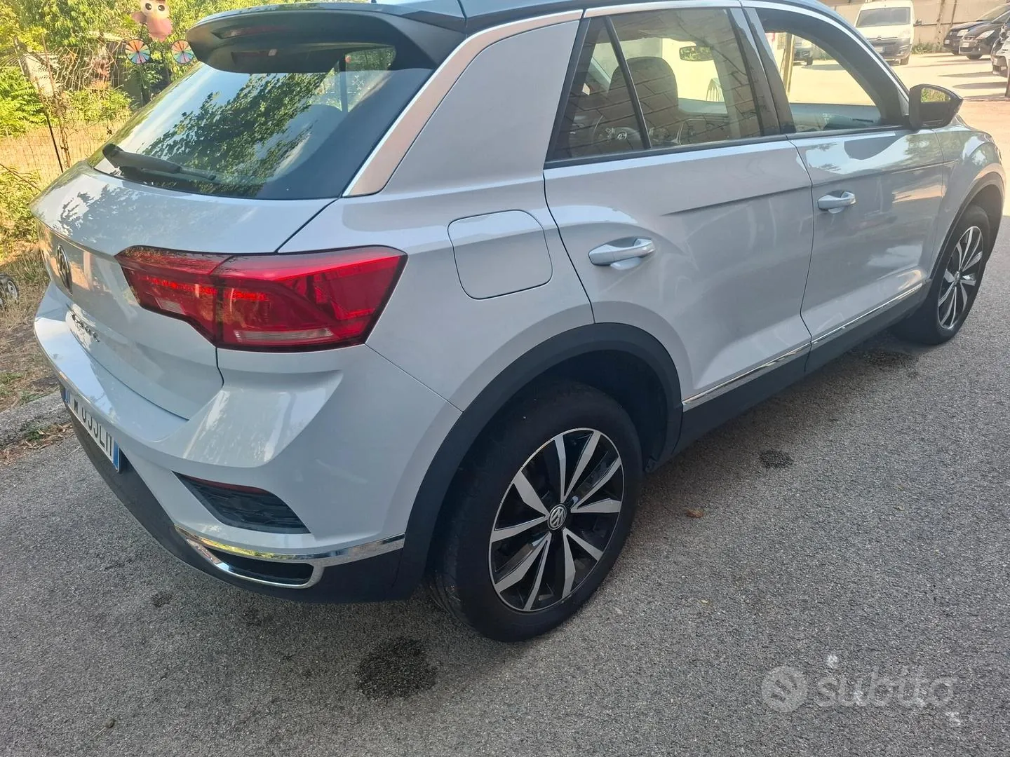 Volkswagen T-Roc 2019 photo 2