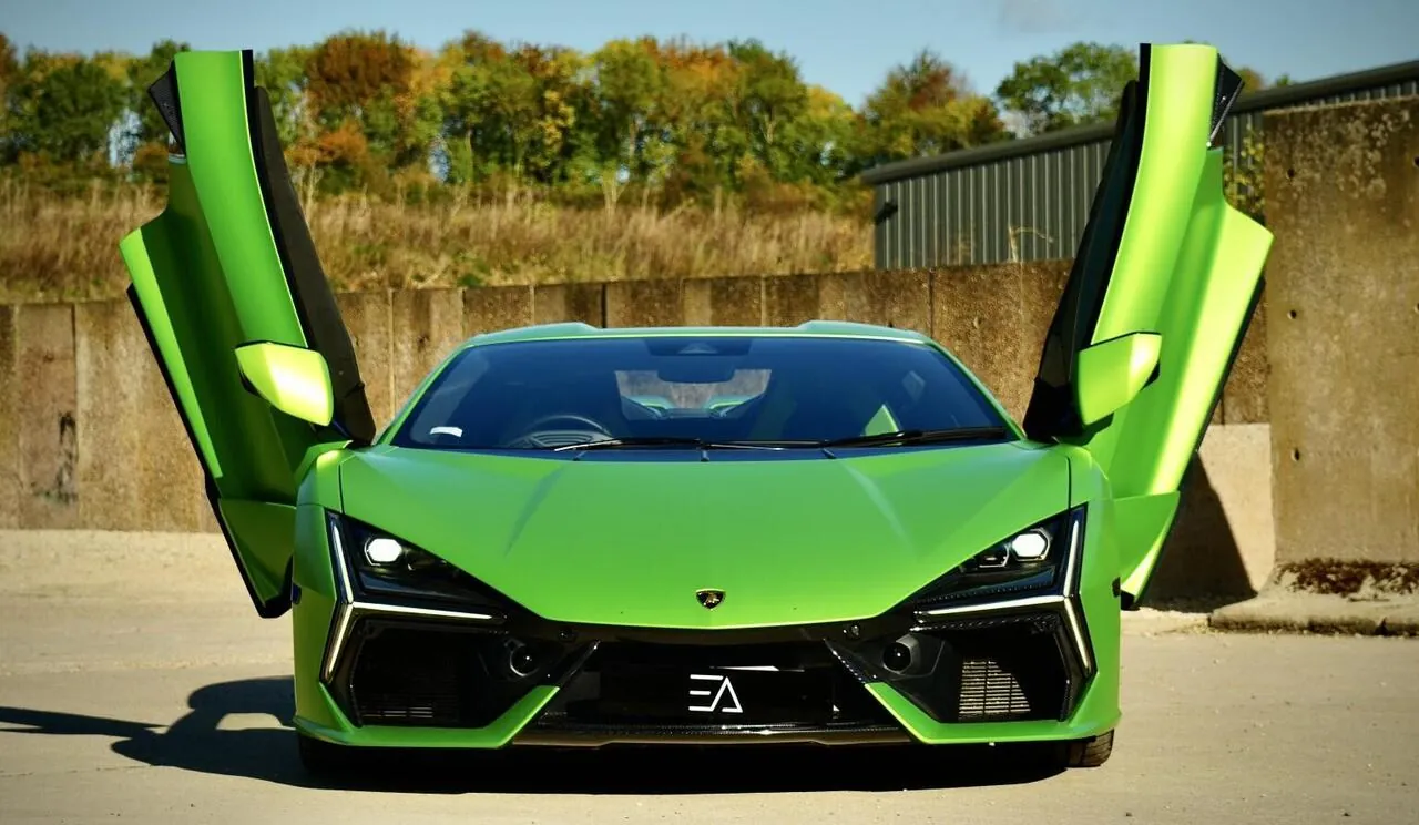 Lamborghini Revuelto 2024 photo 5