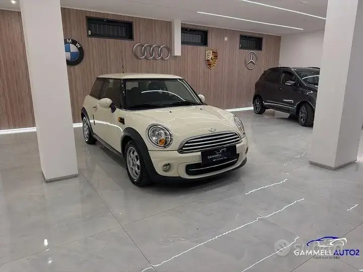 Mini Cooper 2011 photo 2