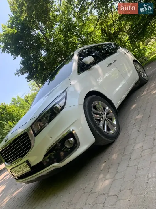 Kia Carnival 2017 photo 5