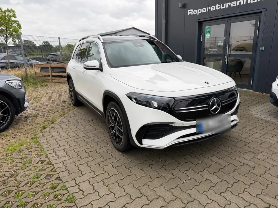 Mercedes-Benz Eqb 300