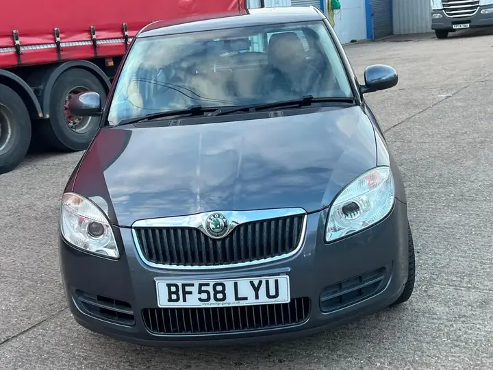 Skoda Fabia 2008 photo 4