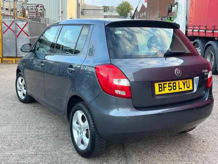 Skoda Fabia 2008 photo 5