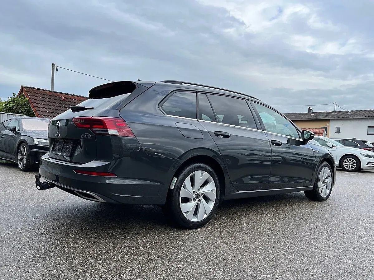 Volkswagen Golf 2023 photo 3