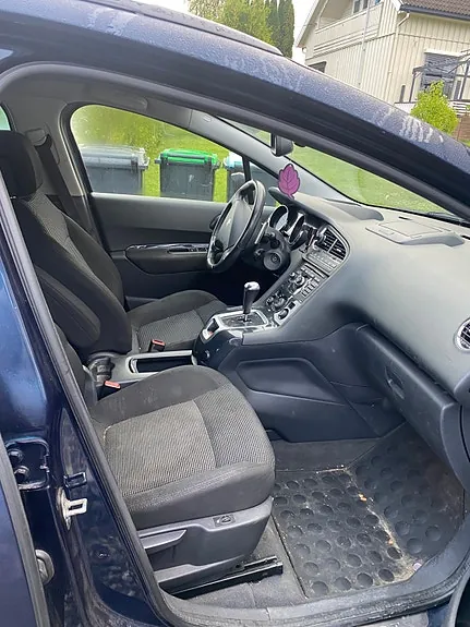 Peugeot 5008 2010 photo 3