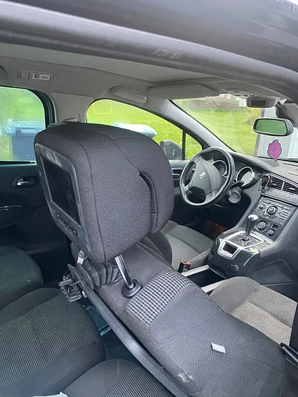 Peugeot 5008 2010 photo 2