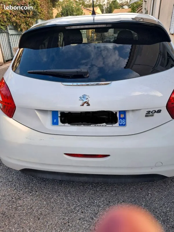 Peugeot 208