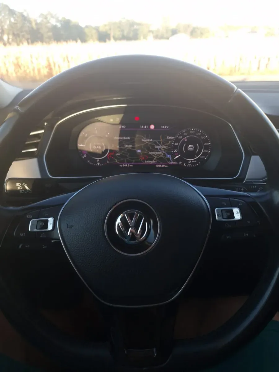 Volkswagen Passat 2017 photo 2