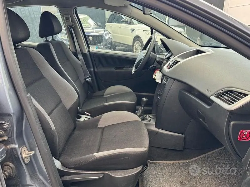 Peugeot 207 2008 photo 5