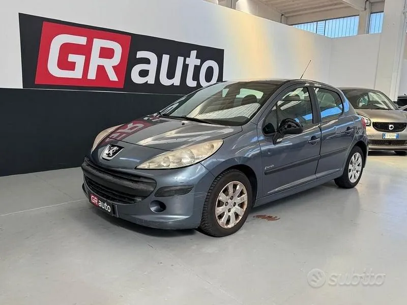Peugeot 207 2008 photo 2