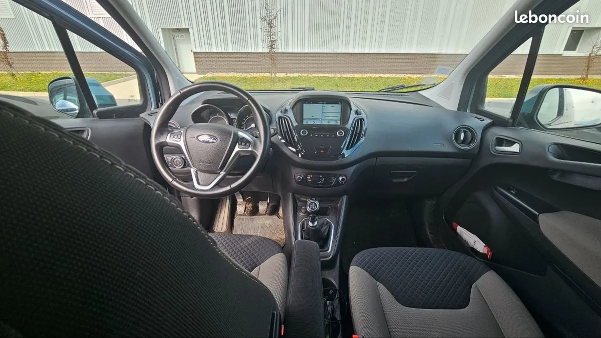 Ford Tourneo Courier Titanium 2018 photo 3