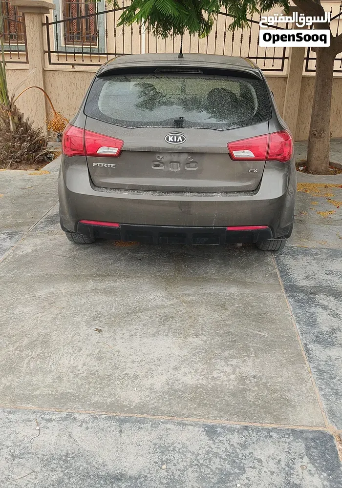 Kia Forte 2012 photo 2