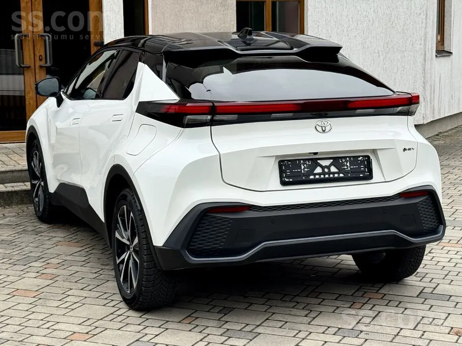 Toyota C-Hr 2025 photo 4