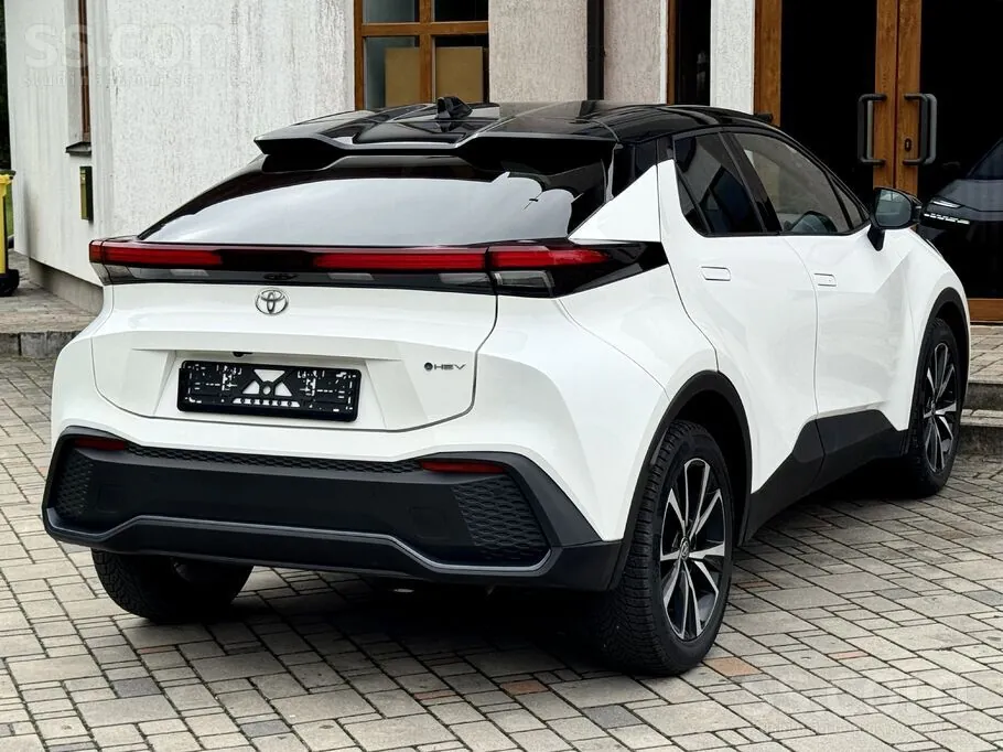 Toyota C-Hr 2025 photo 3