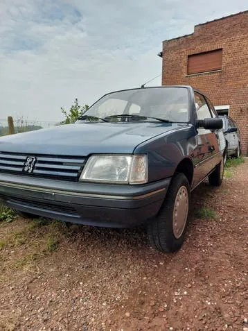 Peugeot 205