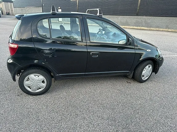 Toyota Yaris 2002 photo 4