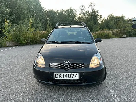 Toyota Yaris 2002 photo 2