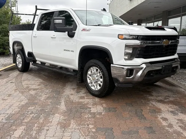 Chevrolet Silverado 2500Hd 2024 photo 2